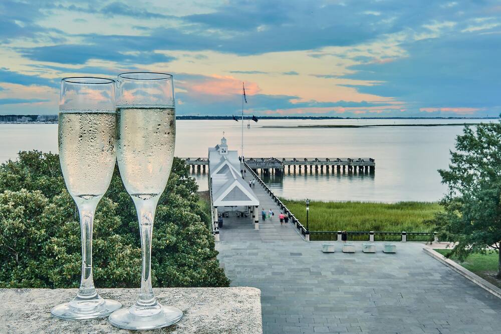 HarbourView Inn