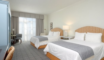 Deluxe Two Queen Balconette | Premium bedding, Tempur-Pedic beds, in-room safe, desk at HarbourView Inn