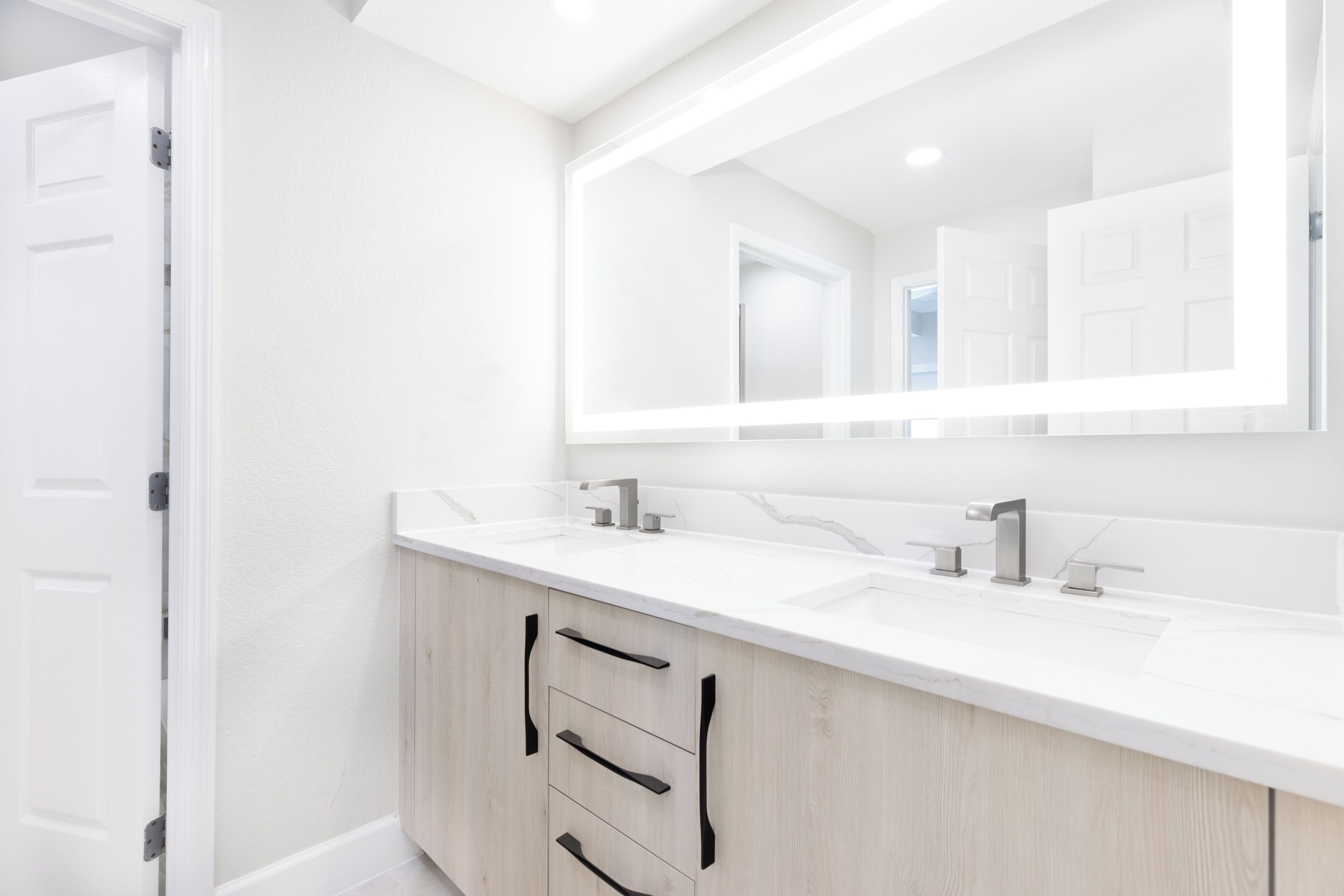 signature suite, 2 bedrooms | bathroom | shower, free toiletries, hair dryer, towels