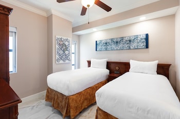 2 bedrooms, down comforters, in-room safe, laptop workspace at Westgate Palace Hotel / Universal / I-Drive