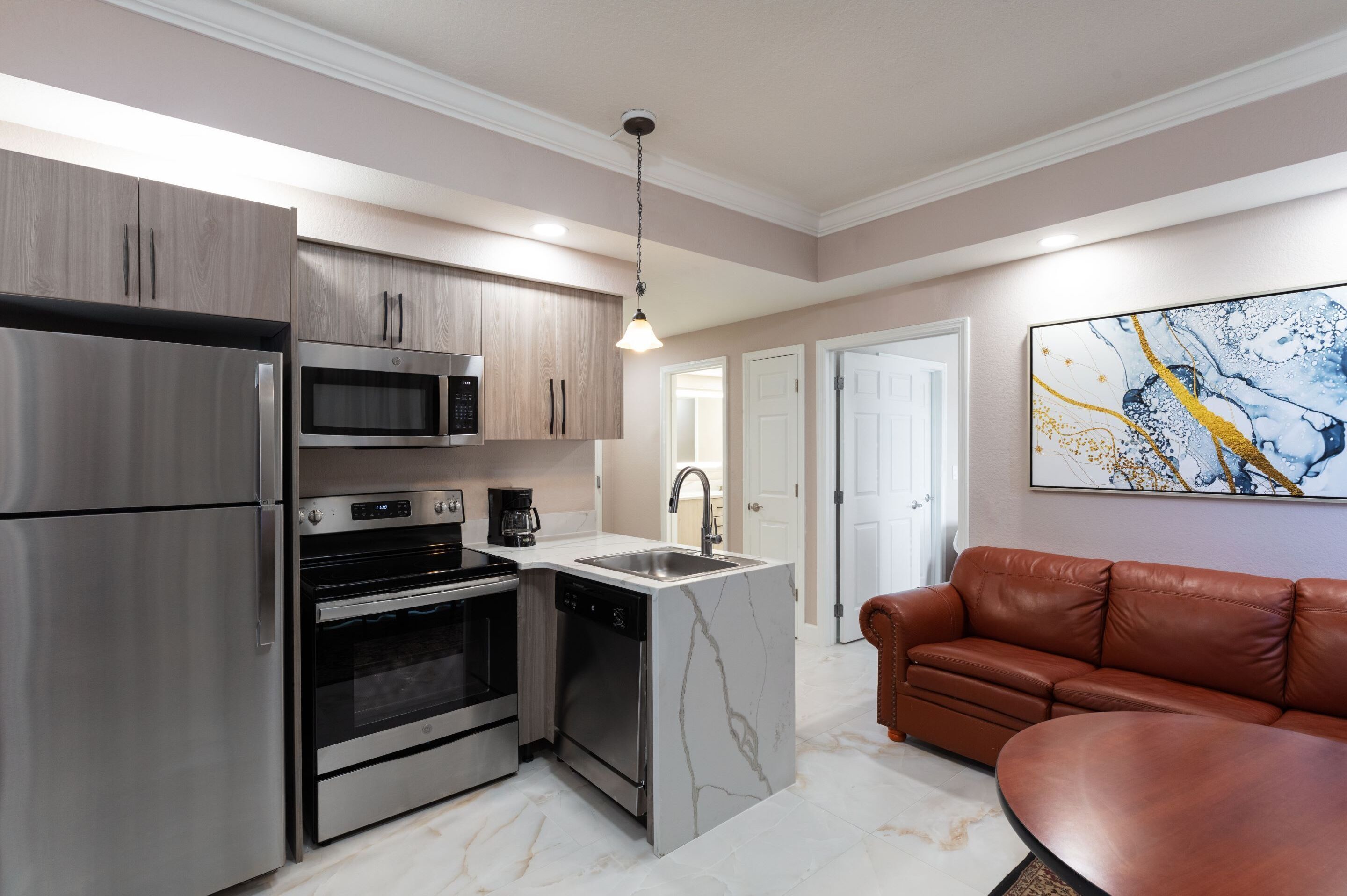 full-sized fridge, microwave, oven, stovetop