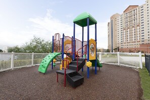 Children’s play area – outdoor