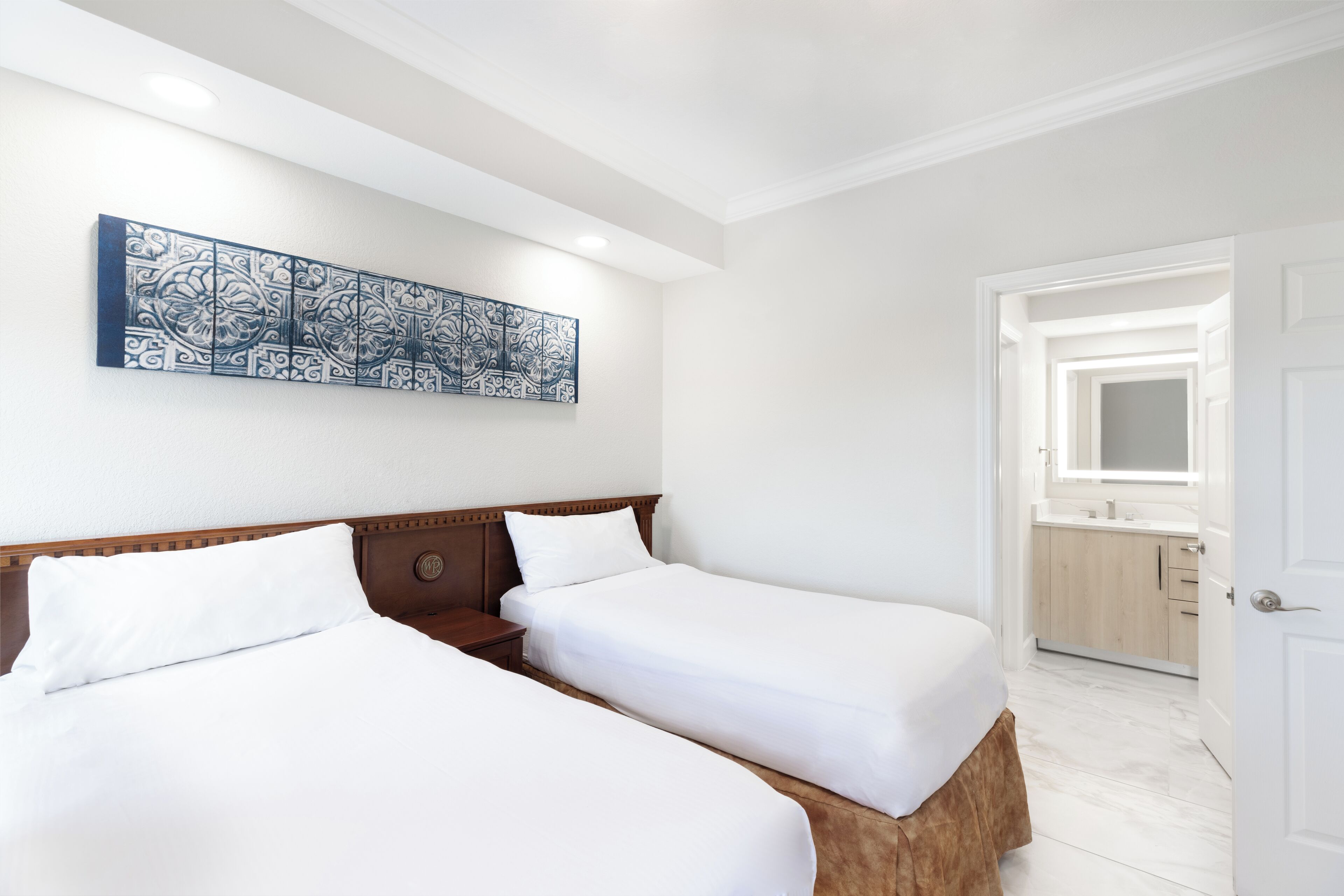 signature suite, 2 bedrooms | down duvets, in-room safe, laptop workspace, iron/ironing board