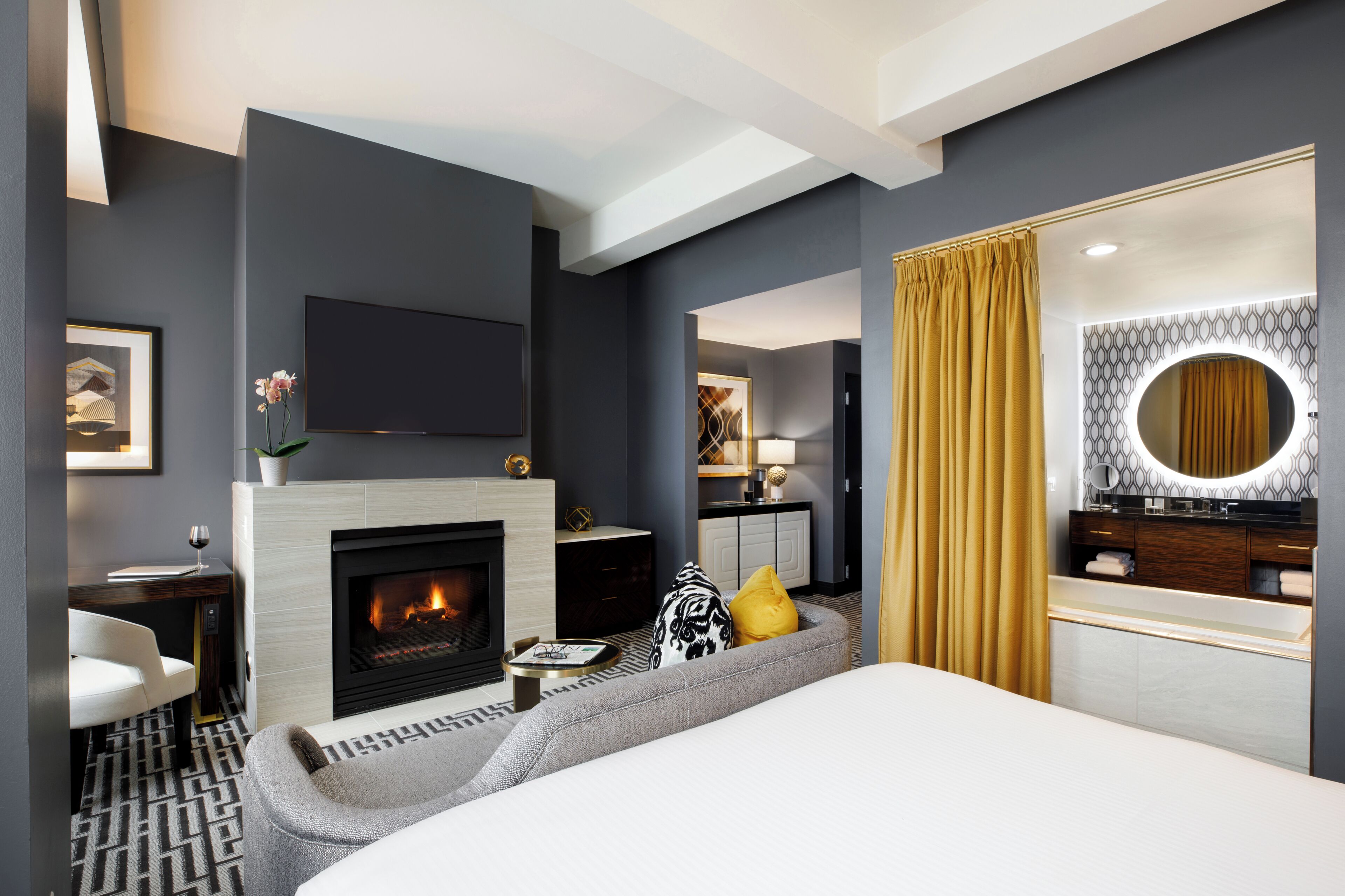 Room, 1 King Bed, Spa Tub, Fireplace