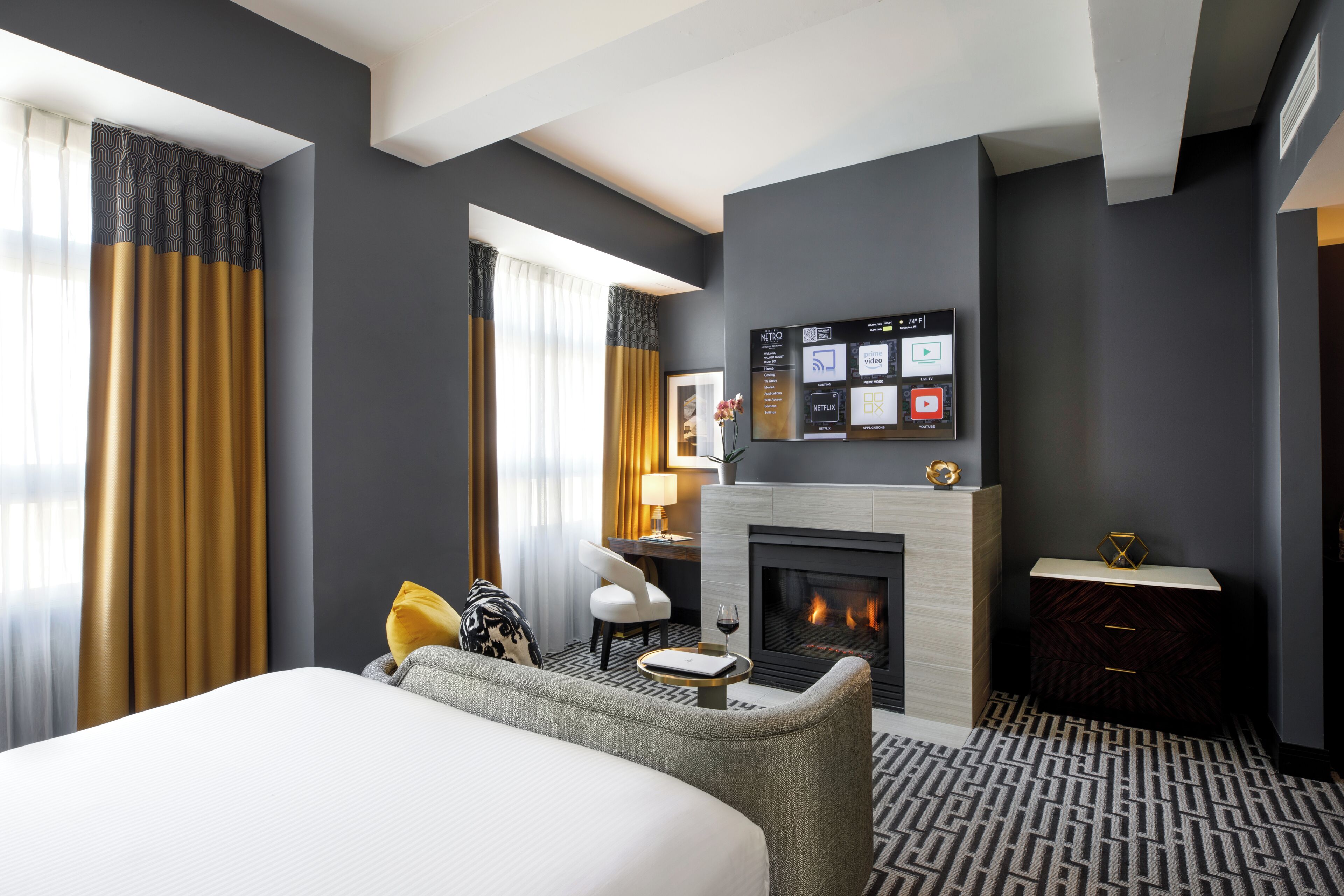 Room, 1 King Bed, Spa Tub, Fireplace | Egyptian cotton sheets, premium bedding, minibar, in-room safe