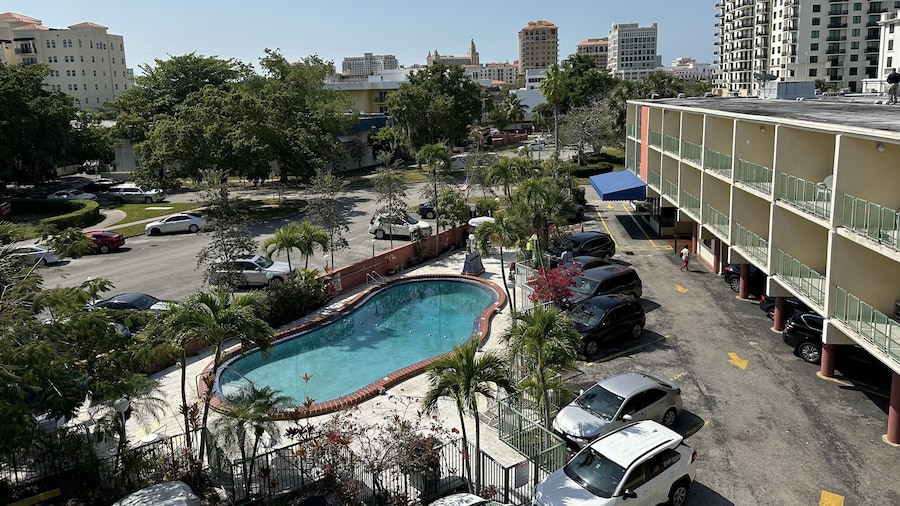 Chateaubleau Hotel
