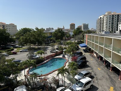 Chateaubleau Hotel