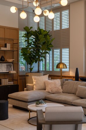 Lobby sitting area - Nassau Suite South Beach - an All Suites Hotel (Miami Beach)