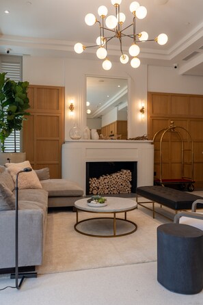 Lobby sitting area - Nassau Suite South Beach - an All Suites Hotel (Miami Beach)