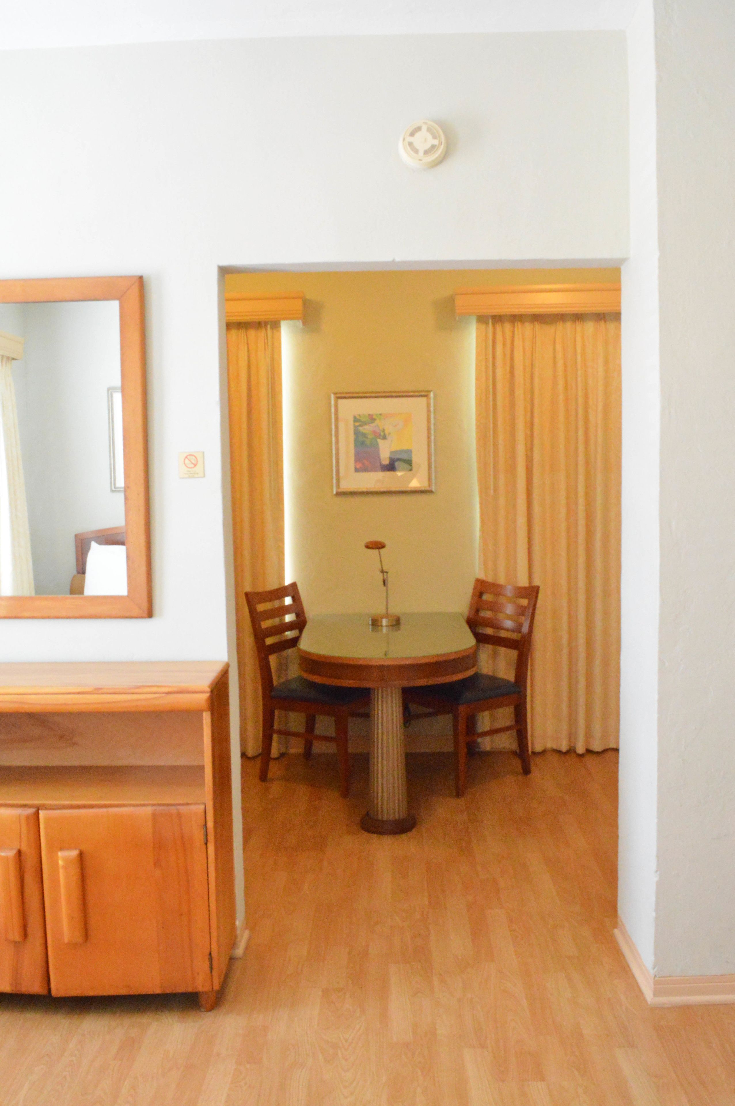 Studio | In-room dining