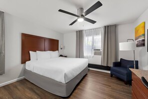 Rom – standard, 1 kingsize-seng, ikke-røyk | Sengetøy av topp kvalitet, dundyner og senger med overmadrass