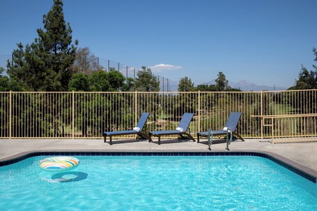 Ayres Suites Diamond Bar - view 3