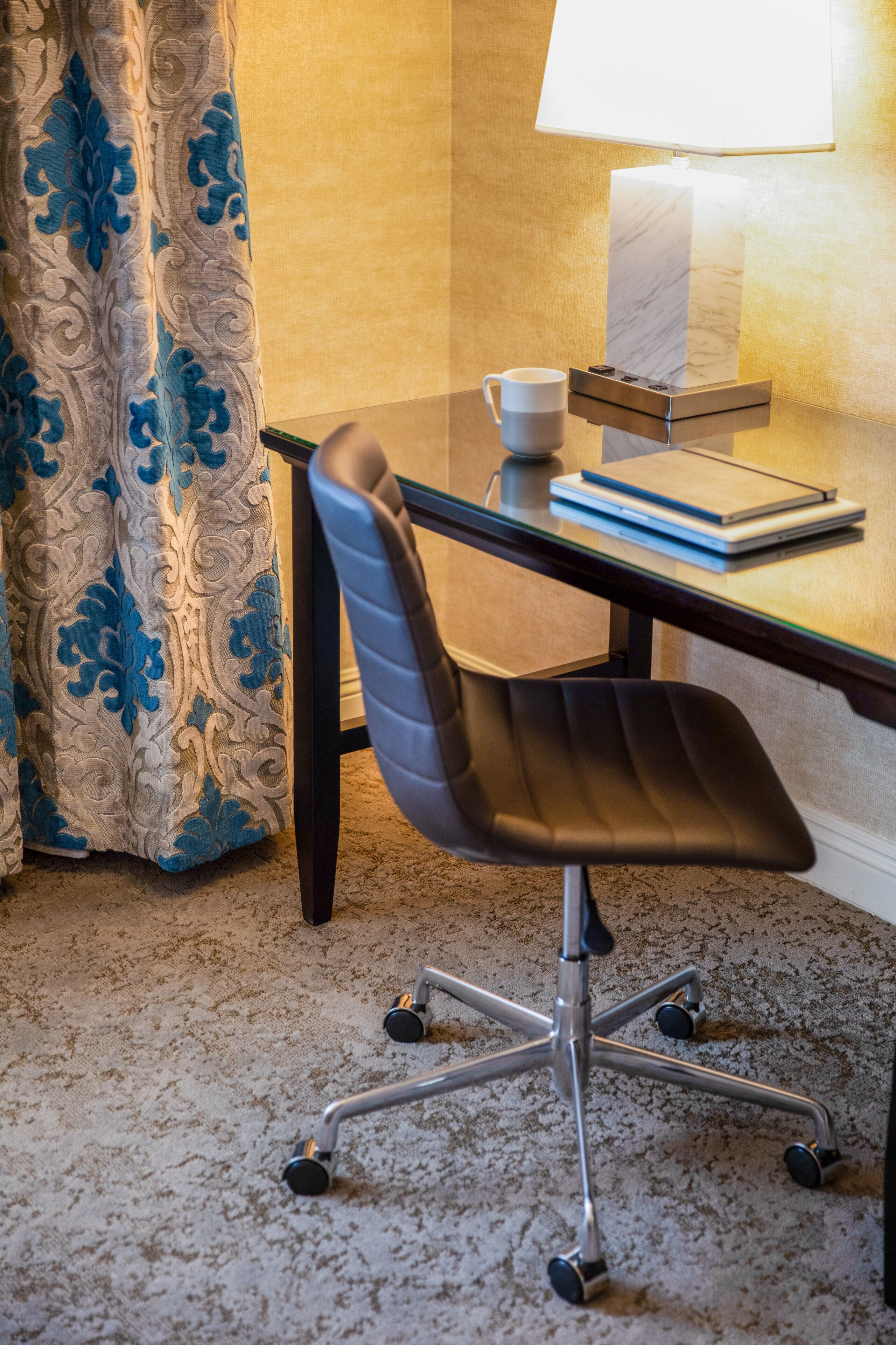 in-room business centre