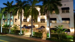 Front of property - Blue Moon Hotel (Miami Beach)