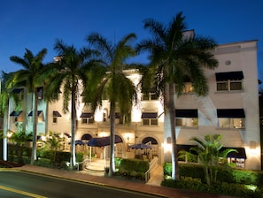Front of property - Blue Moon Hotel (Miami Beach)