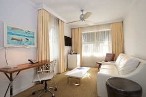 Suite Tradizionale, 1 letto king con divano letto | 1 camera, biancheria da letto di alta qualità, materassi a doppio strato