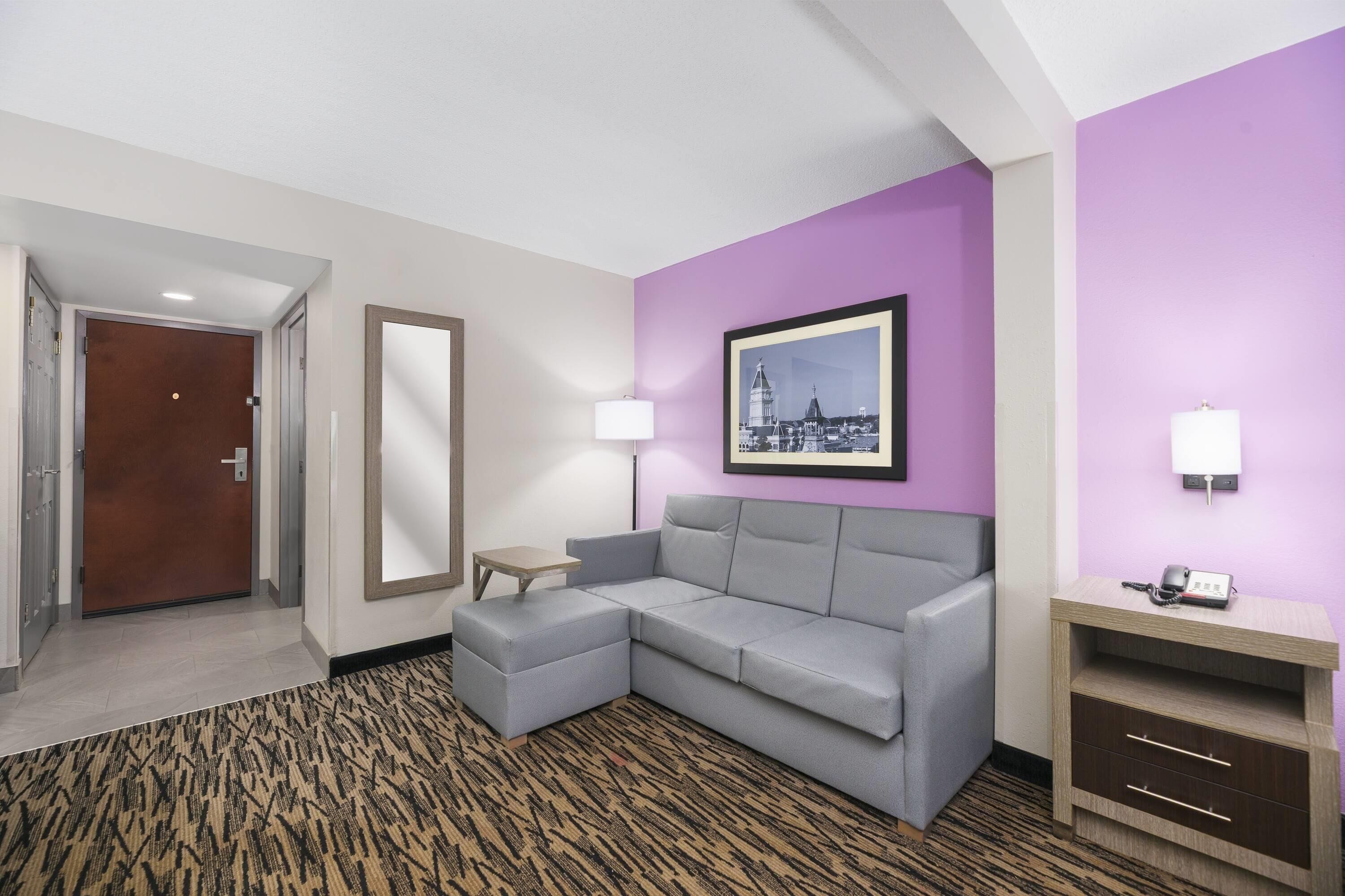 豪華客房, 1 張特大雙人  床, 非吸煙房 | 高級寢具、書桌、筆電工作空間、免費無線上網