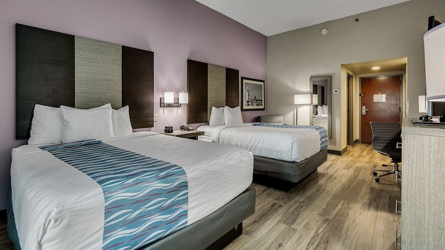 La Quinta Inn & Suites by Wyndham Clarksville