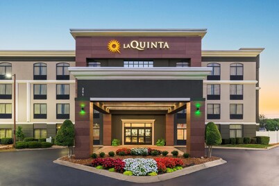 La Quinta Inn & Suites by Wyndham Clarksville