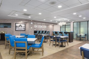 Ilmainen päivittäinen itsepalveluaamiainen 