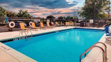 Piscina stagionale all'aperto