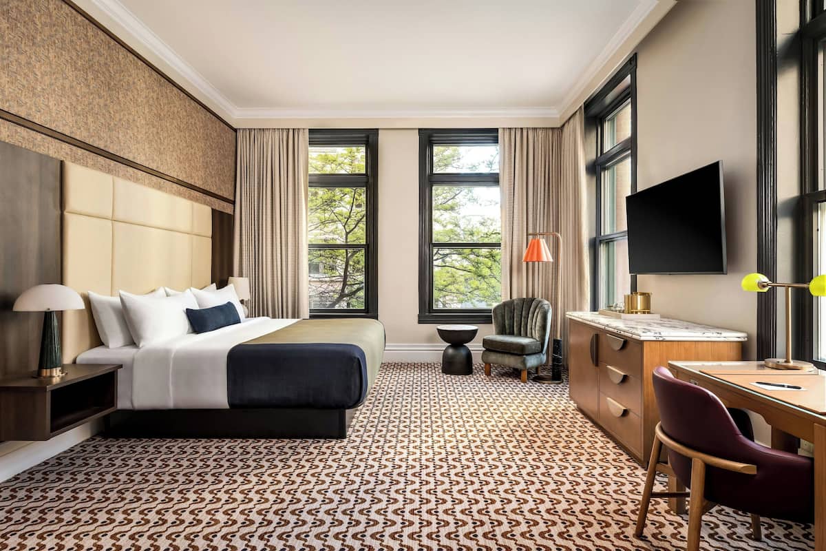 room, 1 king bed, non smoking | premium bedding, pillow-top beds, in-room safe, desk