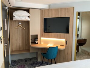 Superior-Doppelzimmer | Individuell dekoriert, individuell eingerichtet, Schreibtisch