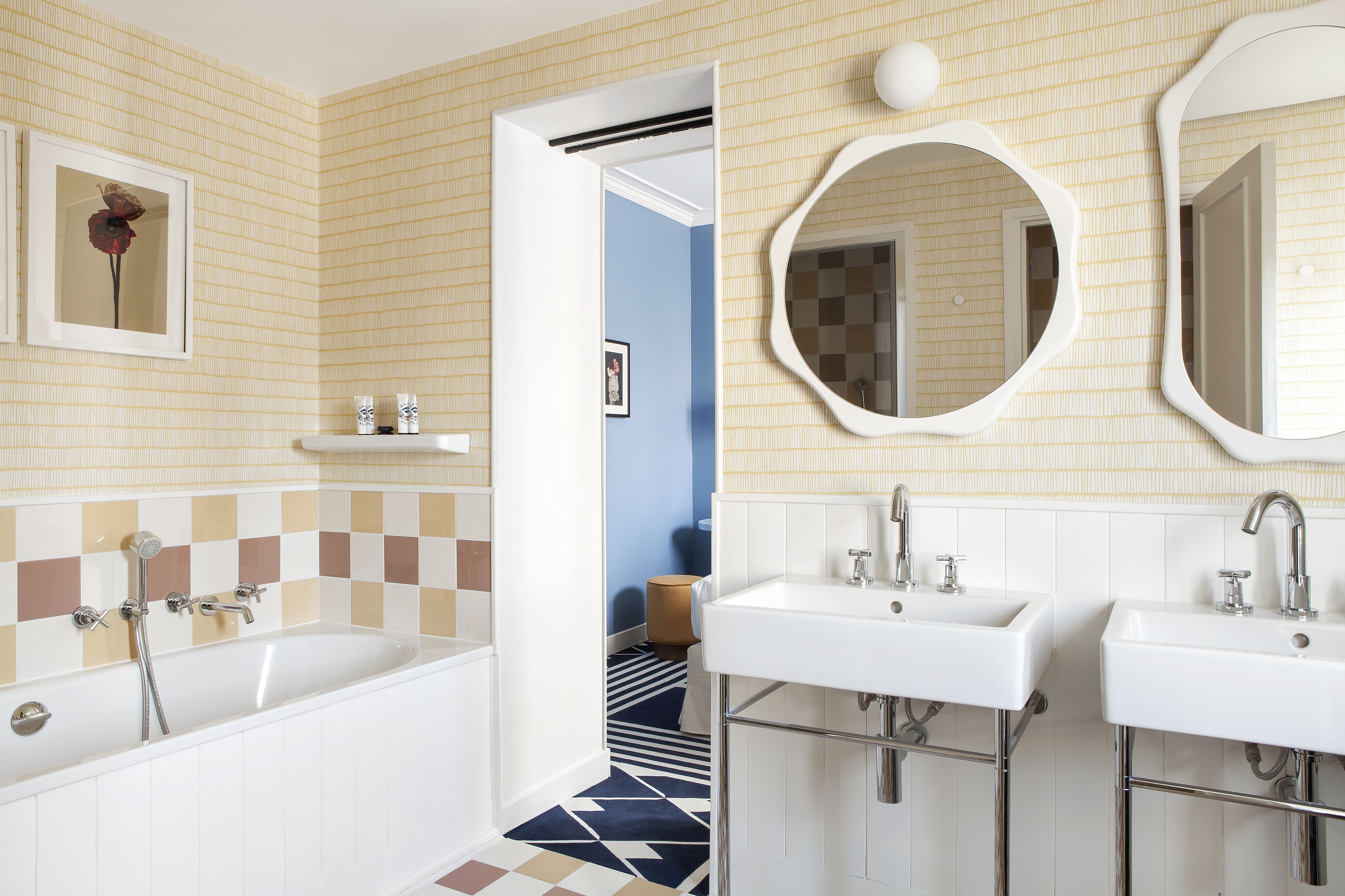 premium room | bathroom | shower, hair dryer, towels