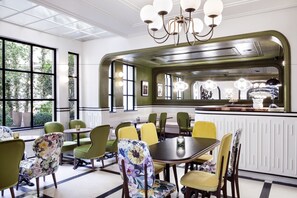 Dining - Hotel Bienvenue (Paris)