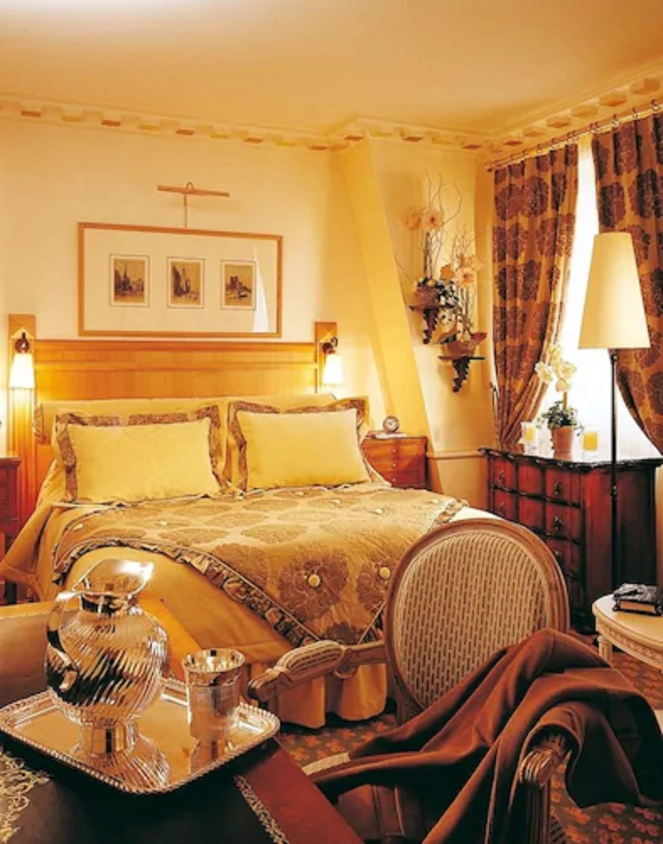 junior suite | down duvets, minibar, in-room safe, individually decorated