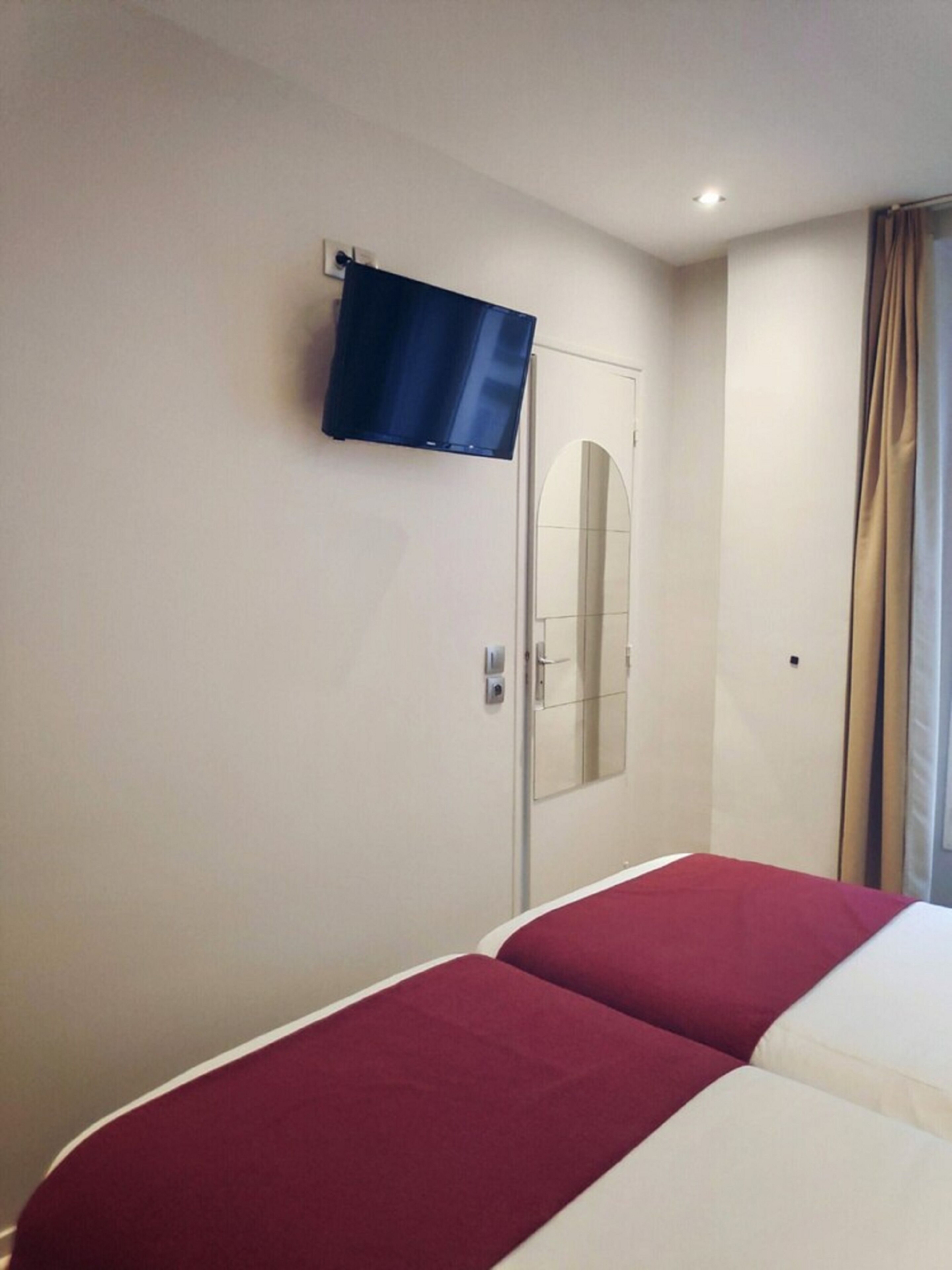 Hotel Little, Paris: Hotel Reviews, Rooms & Prices | Hotels.com