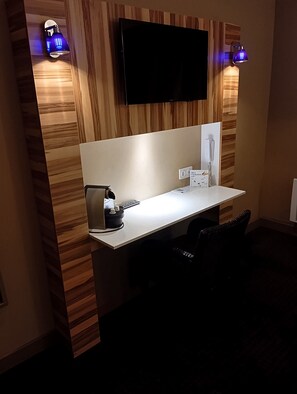 Privilege Double Room | Premium bedding, desk, soundproofing, free cribs/infant beds