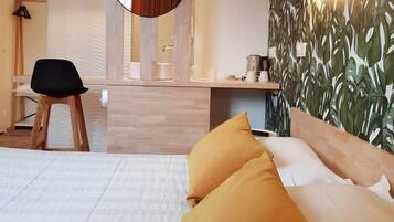 Superior Double Room | Premium bedding, desk, soundproofing, free cribs/infant beds