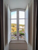 Privilege Double Room | Premium bedding, desk, soundproofing, free cribs/infant beds