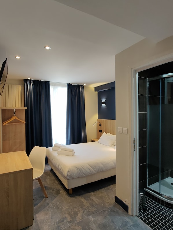 Classic-Doppelzimmer | Zimmersafe, Schreibtisch, kostenloses WLAN, Bettwäsche