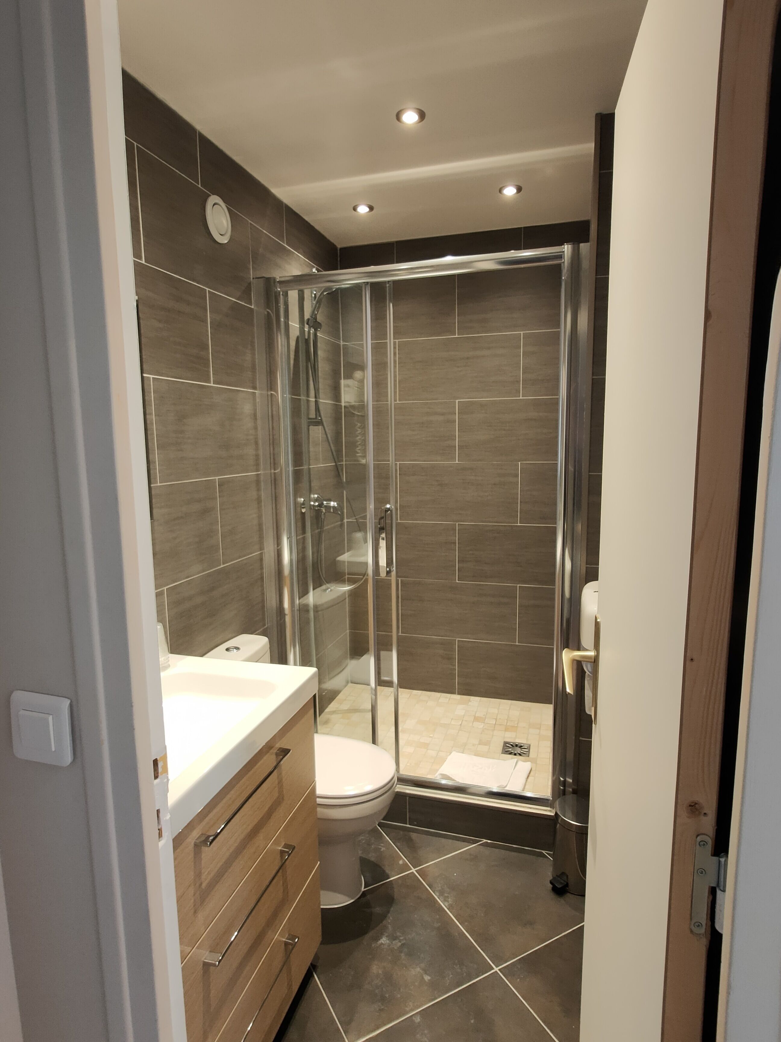 Superior-Doppelzimmer | Badezimmer | Haartrockner, Handtücher