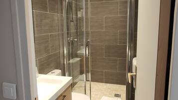 Superior-Doppelzimmer | Badezimmer | Haartrockner, Handtücher