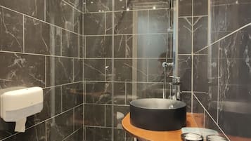 Chambre Triple | Salle de bain