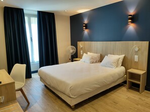 Superior-Doppelzimmer | Zimmersafe, Schreibtisch, kostenloses WLAN, Bettwäsche