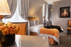 Double Room or Twin Room Elégance | Minibar, in-room safe, desk, blackout curtains