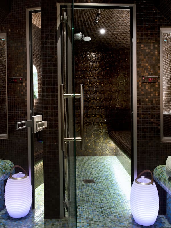 Sauna a vapor, banho turco/hammam, massagens musculares profundas