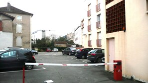 Selvstændig parkering (8 EUR pr. dag)