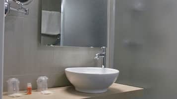 Twin Room Comfort | Bathroom | Shower, hair dryer, towels