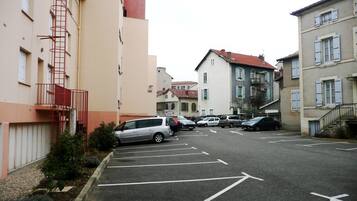 Self parking (EUR 8 per day)