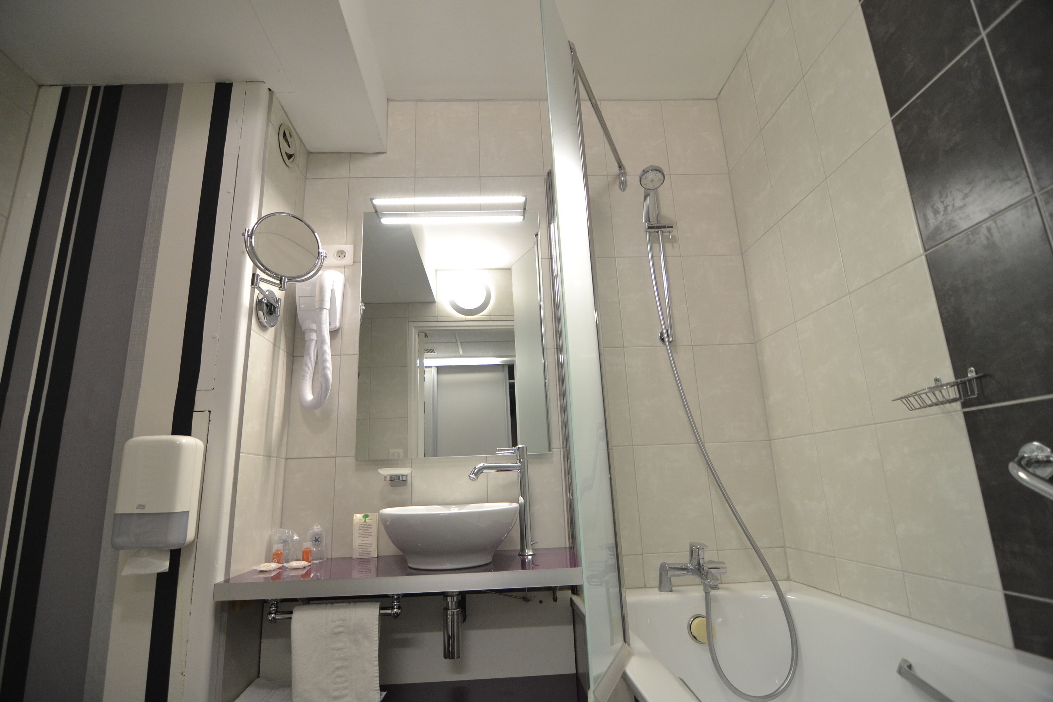 comfort double room | bathroom | shower, hair dryer, towels