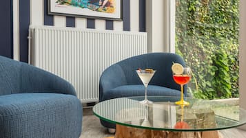 Coin salon dans le hall