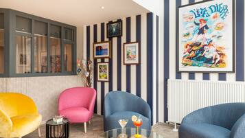 Coin salon dans le hall