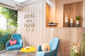 Interior entrance - Hôtel de la Plage (Dieppe)
