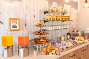 Daily buffet breakfast for a fee