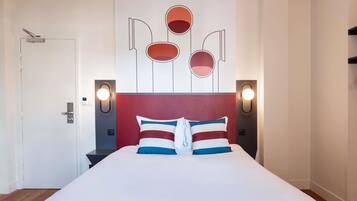 Premium bedding, individually decorated, individually furnished, desk